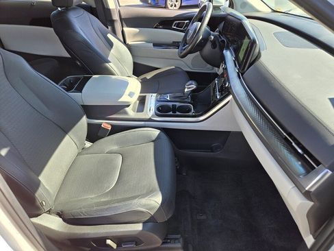 Used 2024 Kia Carnival SX Prestige FWD image 17
