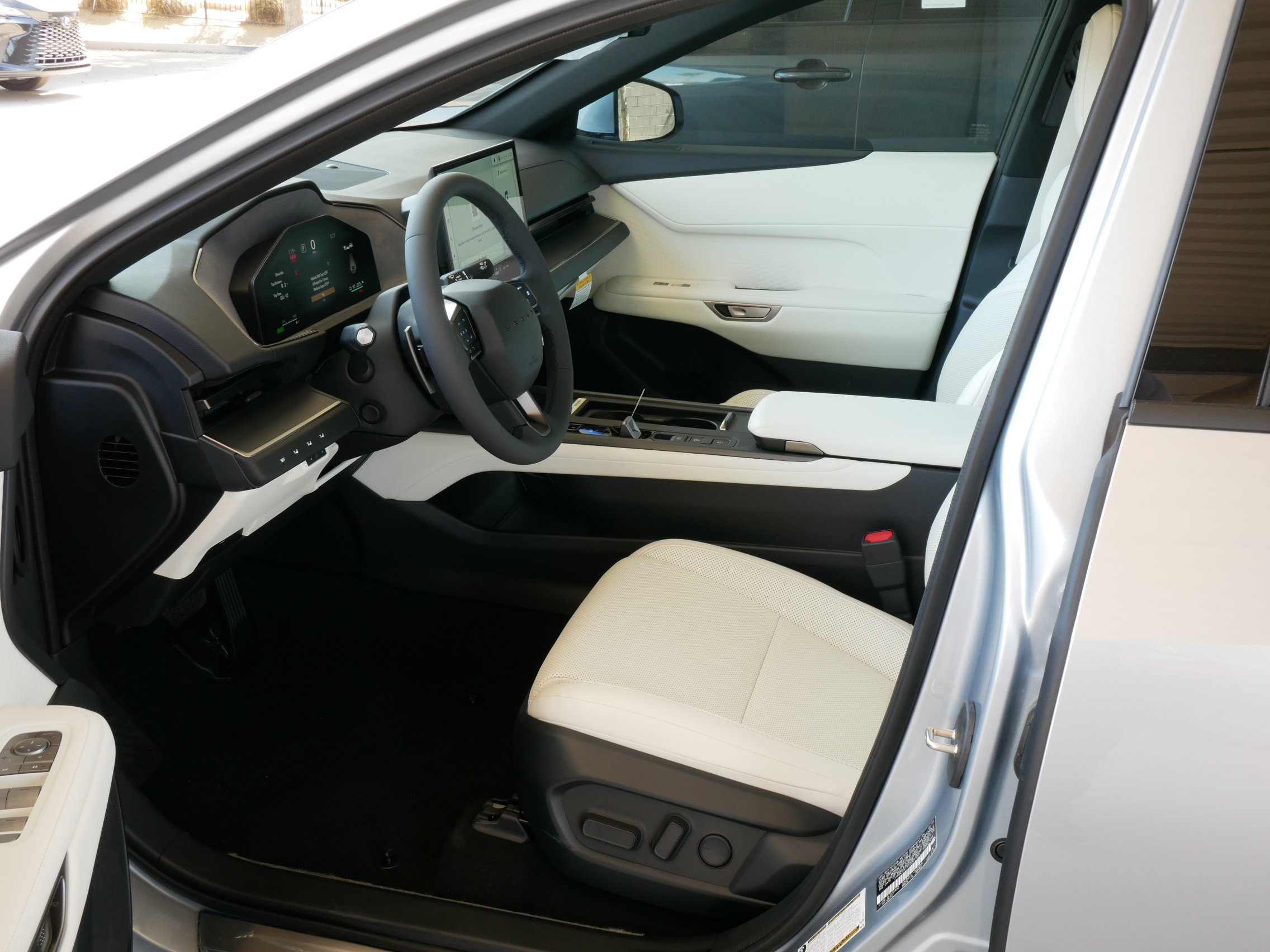 New 2026 Lexus ES 350e w/ Convenience Package FWD image 4
