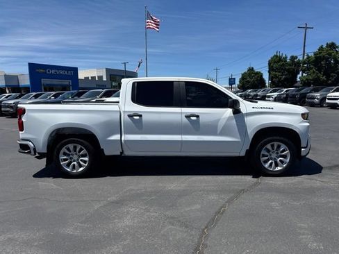 Used 2022 Chevrolet Silverado 1500 Custom w/ Safety Confidence Package AWD/4WD image 8