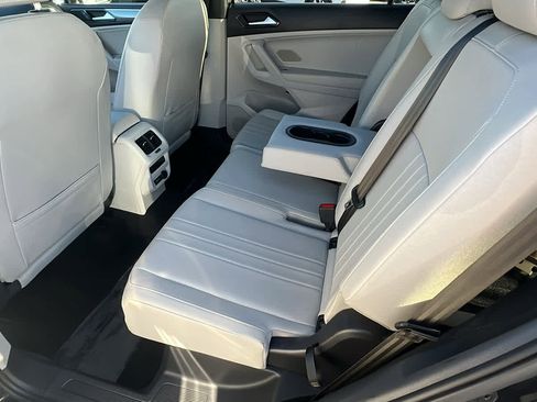 Used 2022 Volkswagen Tiguan SE R-Line image 24