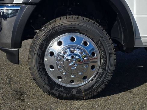 New 2026 RAM 5500 Tradesman AWD/4WD image 32