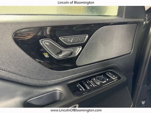 New 2026 Lincoln Aviator AWD image 17