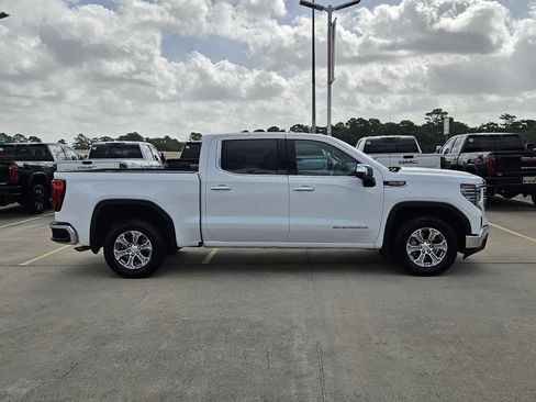 Used 2025 GMC Sierra 1500 SLT RWD image 4