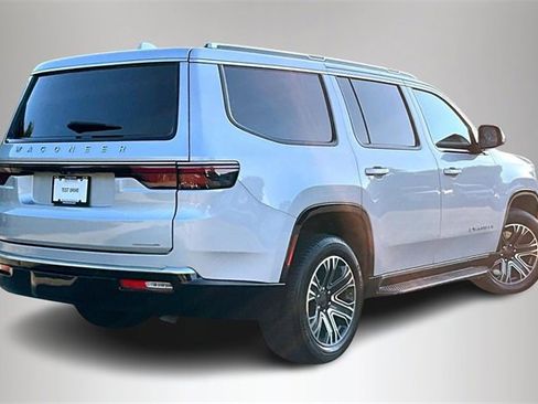 Used 2022 Jeep Wagoneer Series III image 5