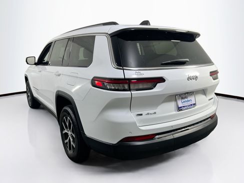 Used 2023 Jeep Grand Cherokee L Limited AWD/4WD image 7