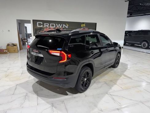 Used 2024 GMC Terrain SLE w/ Driver Convenience Package FWD image 8