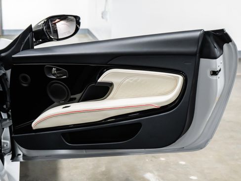 Used 2023 Aston Martin DBS Volante image 41