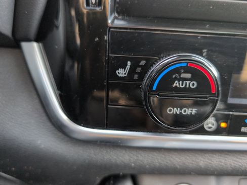 Used 2023 Nissan Rogue SL w/ SL Premium Package image 25