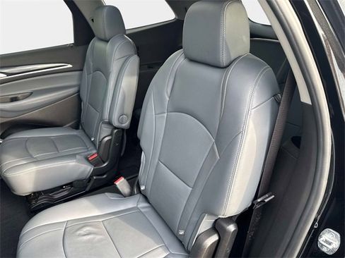 Used 2019 Buick Enclave Essence image 12