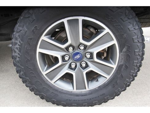 Used 2016 Ford F150 XLT w/ Equipment Group 302A Luxury RWD image 29
