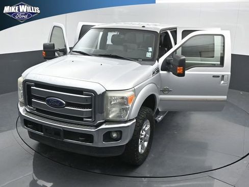 Used 2015 Ford F250 Lariat w/ Lariat Interior Package image 26