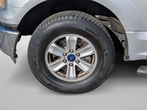 Used 2015 Ford F150 XLT image 9