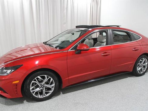 Used 2020 Hyundai Sonata SEL w/ Premium + Sunroof Package FWD image 3
