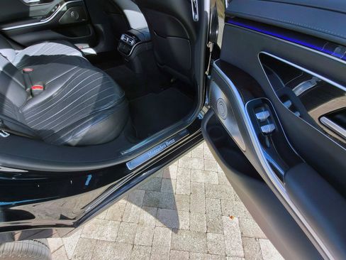 Used 2023 Mercedes-Benz S 500 S 500 4MATIC Sedan 4D image 34