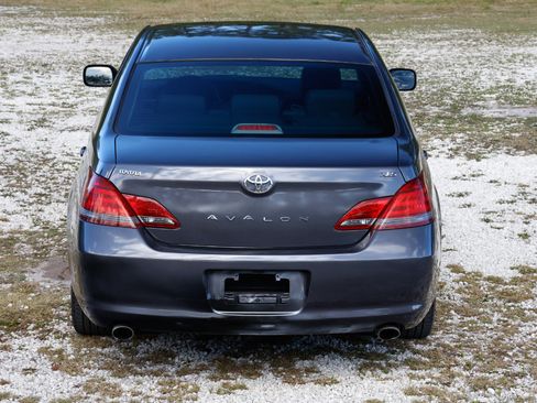 Used 2008 Toyota Avalon Limited image 9