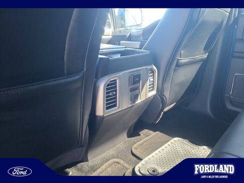 Used 2015 Ford F150 Lariat w/ Equipment Group 502A Luxury AWD/4WD image 32