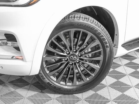 Used 2024 INFINITI QX80 Sensory w/ Cargo Package image 31