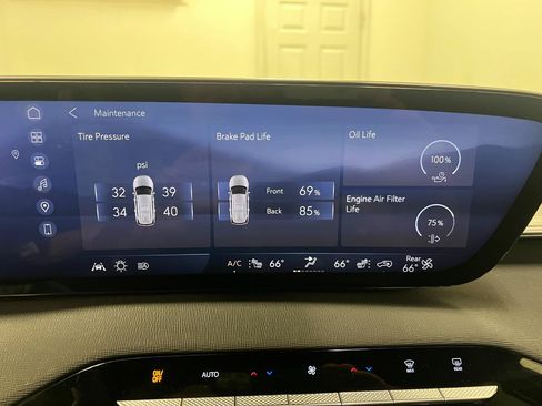 Used 2025 Buick Enclave Preferred FWD image 55