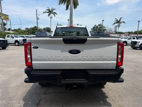 Used 2023 Ford F350 4x4 Crew Cab XL w/ XL Off-Road Package image 4