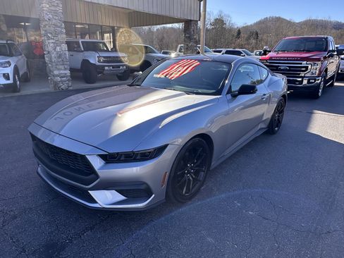 Used 2024 Ford Mustang Premium image 2