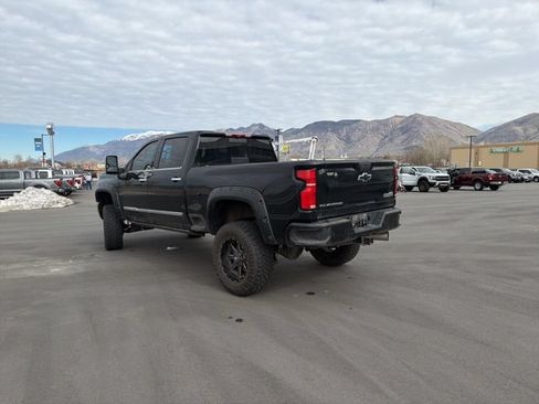 Used 2024 Chevrolet Silverado 3500 High Country w/ High Country Premium Package AWD/4WD image 3