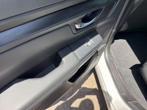 Used 2023 Honda CR-V EX image 12