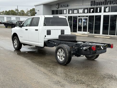 Used 2025 RAM 3500 Big Horn AWD/4WD image 6