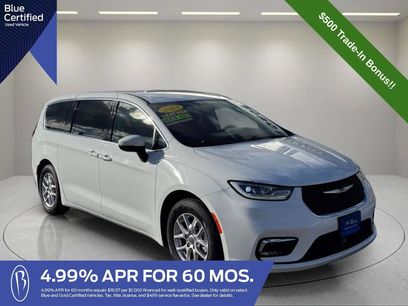 Used 2023 Chrysler Pacifica Touring-L