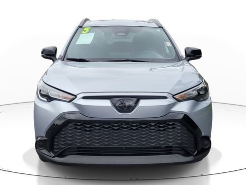 Used 2025 Toyota Corolla Cross AWD Hybrid image 2