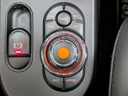 Used 2021 MINI Cooper SE w/ 8.8" Touchscreen Nav Package FWD image 24