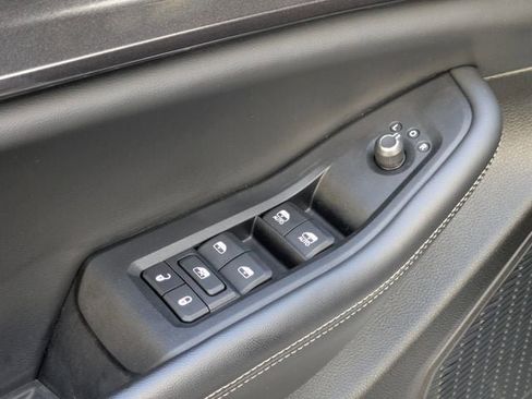 Certified 2023 Jeep Grand Cherokee Laredo image 12