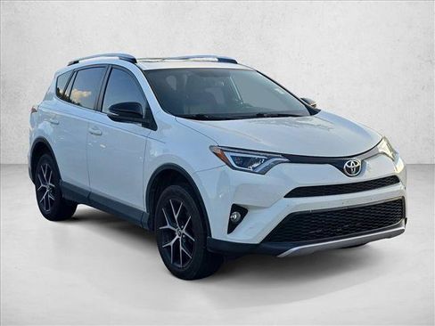 Used 2016 Toyota RAV4 SE FWD image 3