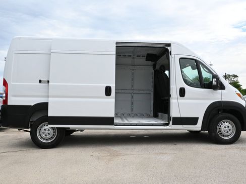 Used 2025 RAM ProMaster 2500 w/ Convenience Group FWD image 29