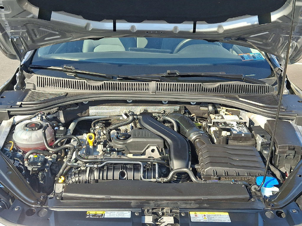 Used 2025 Volkswagen Jetta SE FWD image 28