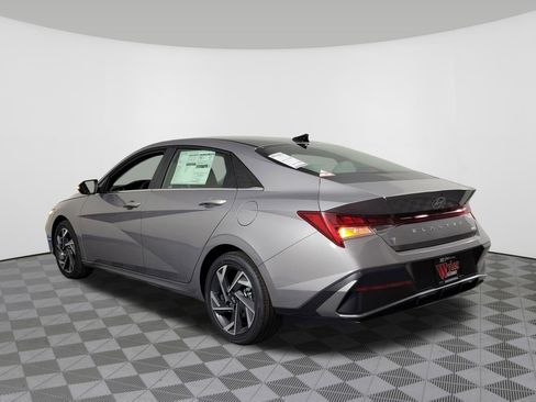New 2025 Hyundai Elantra Limited w/ Cargo Package image 38