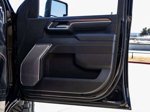 Used 2024 GMC Sierra 2500 Denali w/ Denali Reserve Package image 34