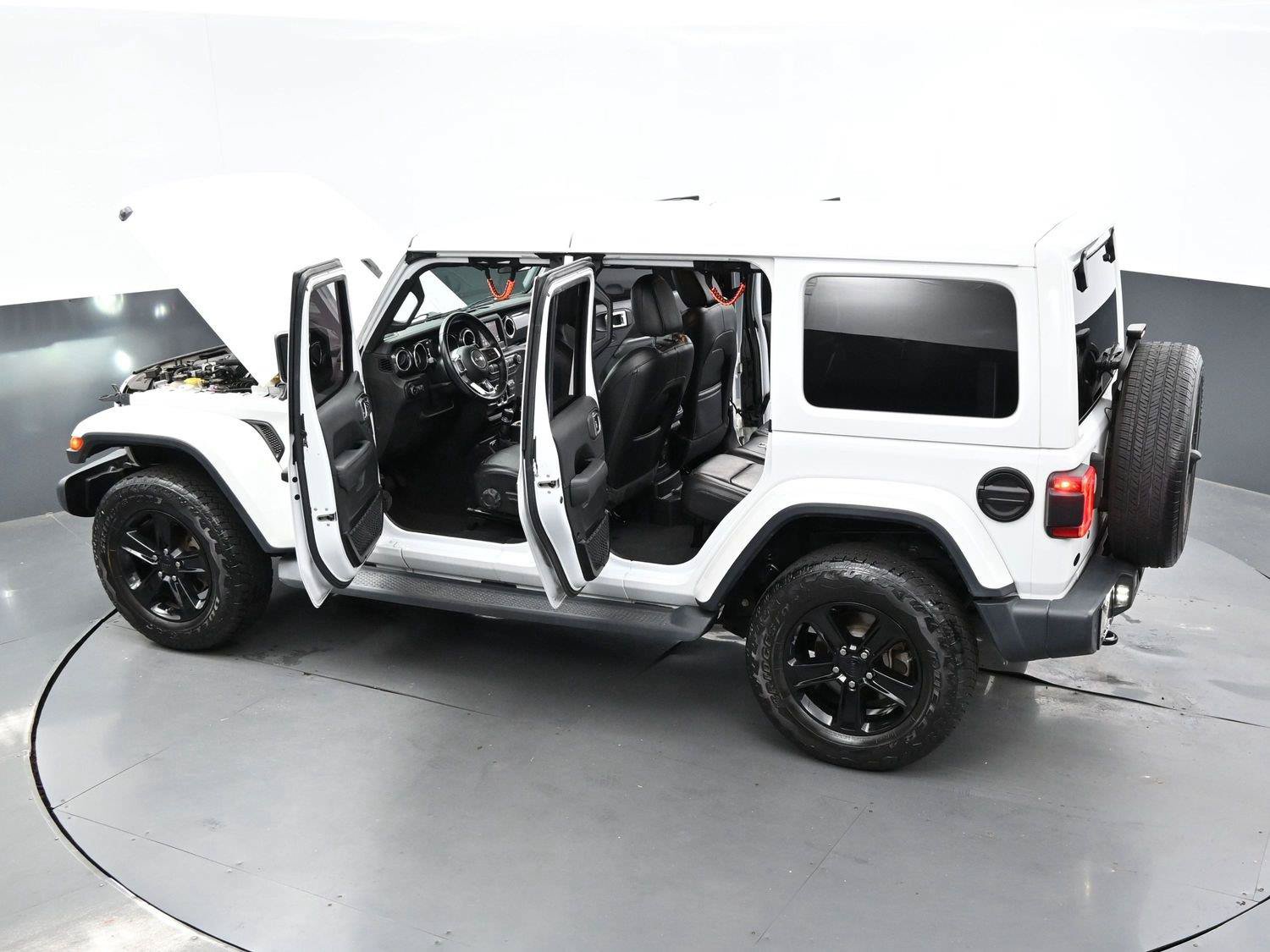 Used 2020 Jeep Wrangler Unlimited Sahara AWD/4WD image 32
