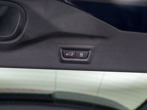 Used 2025 BMW X7 M60i image 35