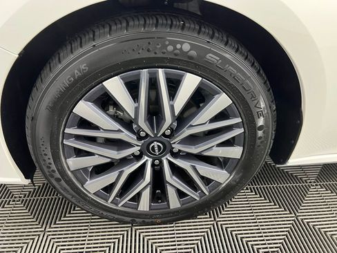 Used 2025 Nissan Altima 2.5 SV image 12