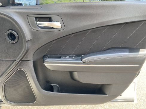 Used 2016 Dodge Charger SXT RWD image 31
