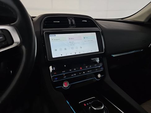 Used 2018 Jaguar F-PACE Portfolio AWD/4WD image 20
