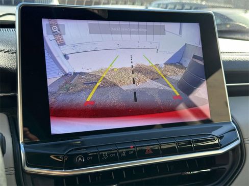 Used 2022 Jeep Compass Limited image 23