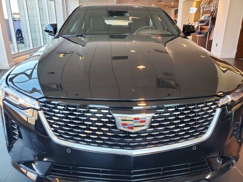 Used 2025 Cadillac CT4 Premium Luxury image 9