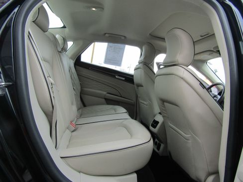 Used 2017 Ford Fusion Platinum image 14