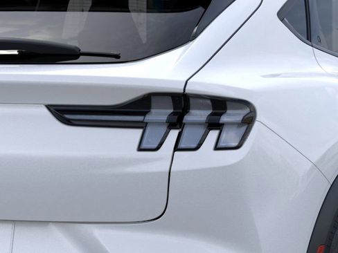 New 2025 Ford Mustang Mach-E Select image 21