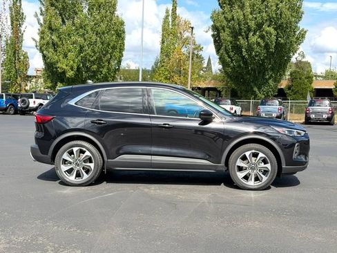 Certified 2024 Ford Escape Platinum AWD/4WD image 3