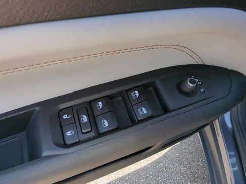 Used 2024 Jeep Compass Limited AWD/4WD image 13