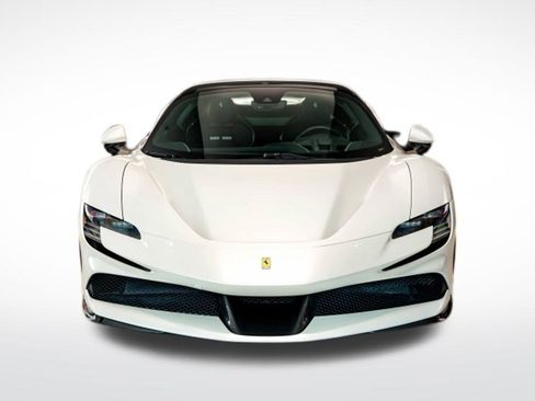Used 2025 Ferrari SF90 Spider image 8