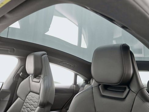 Used 2022 Audi e-tron GT Premium Plus w/ Performance Package image 26