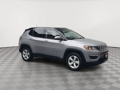 Used 2020 Jeep Compass Latitude w/ Cold Weather Group AWD/4WD image 36
